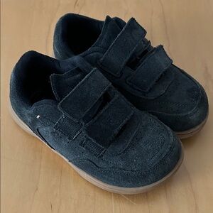 🌱Zara Navy Suede Barefoot Sneakers